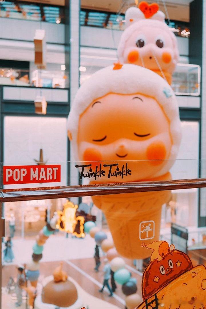 相信美好的确可以成为一种信仰，因为泡泡玛特给世界带来了很多美好，治愈了很多人。这