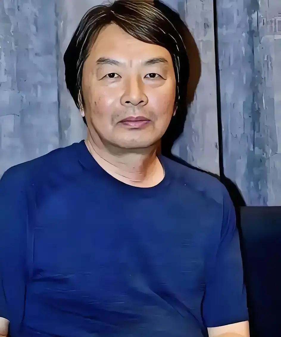 刘震云一句“夫妻关系好的共性是允许对方做自己”在短视频里疯传。
我刷到十几条，全