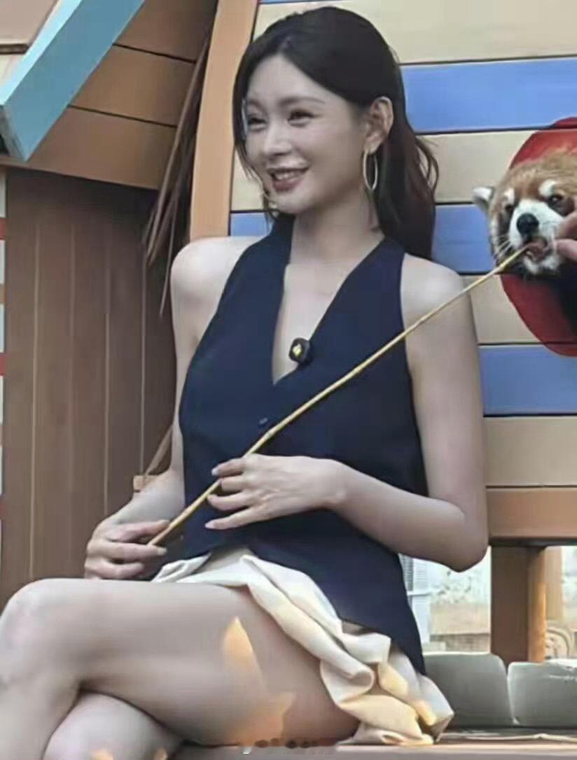 沈梦辰她真白啊！！ 