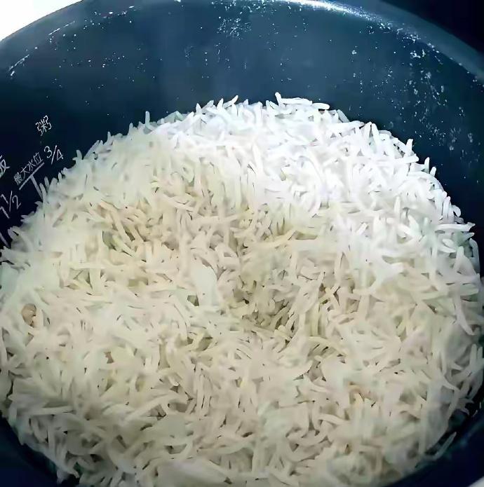 这种米做成米饭还好，做成粥视觉冲击太大了[允悲] ​​​