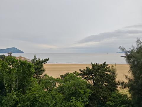 尤其作为北方人的我，从未感受过大海的愤怒，觉得车都在抖动，仿佛一不小心就会吹到海