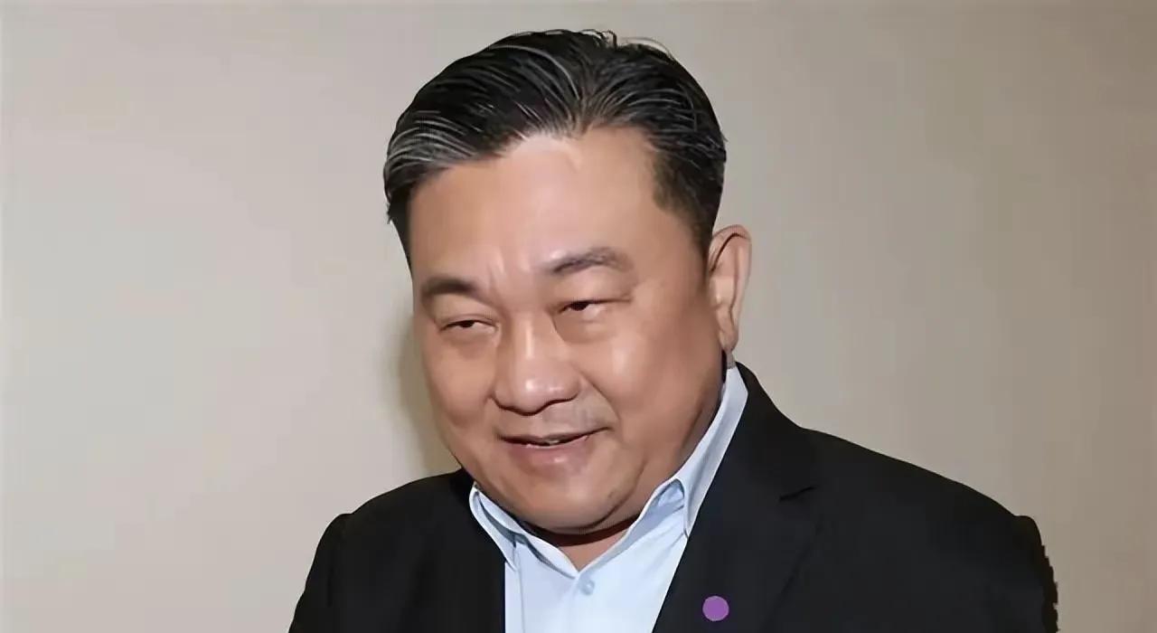 他是十大台独顽固分子之一，
他的坏样和沈伯洋有一拼。
他殴打海协会副会长张铭清。