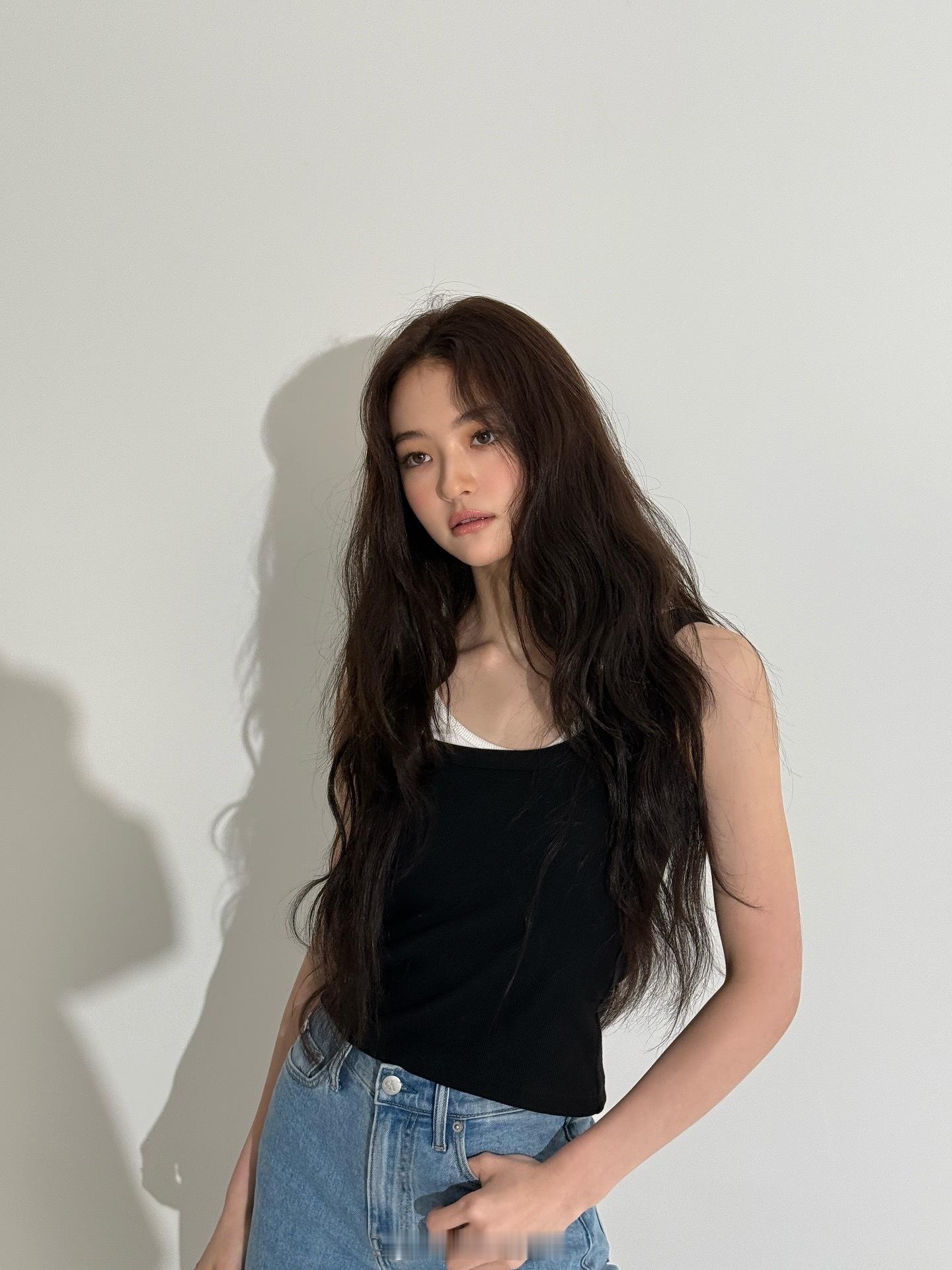 ella ins更新17岁 