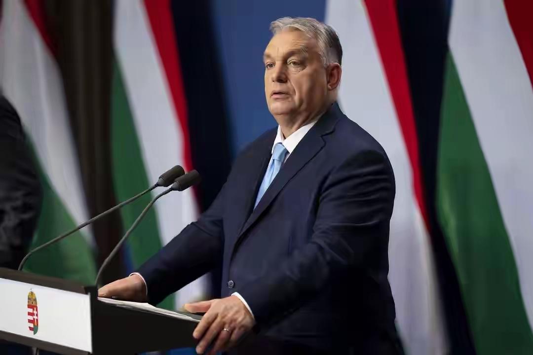 匈牙利总理欧尔班关心则乱，可能乱了方寸。 据报道，匈牙利总理欧尔班表示，他已指示