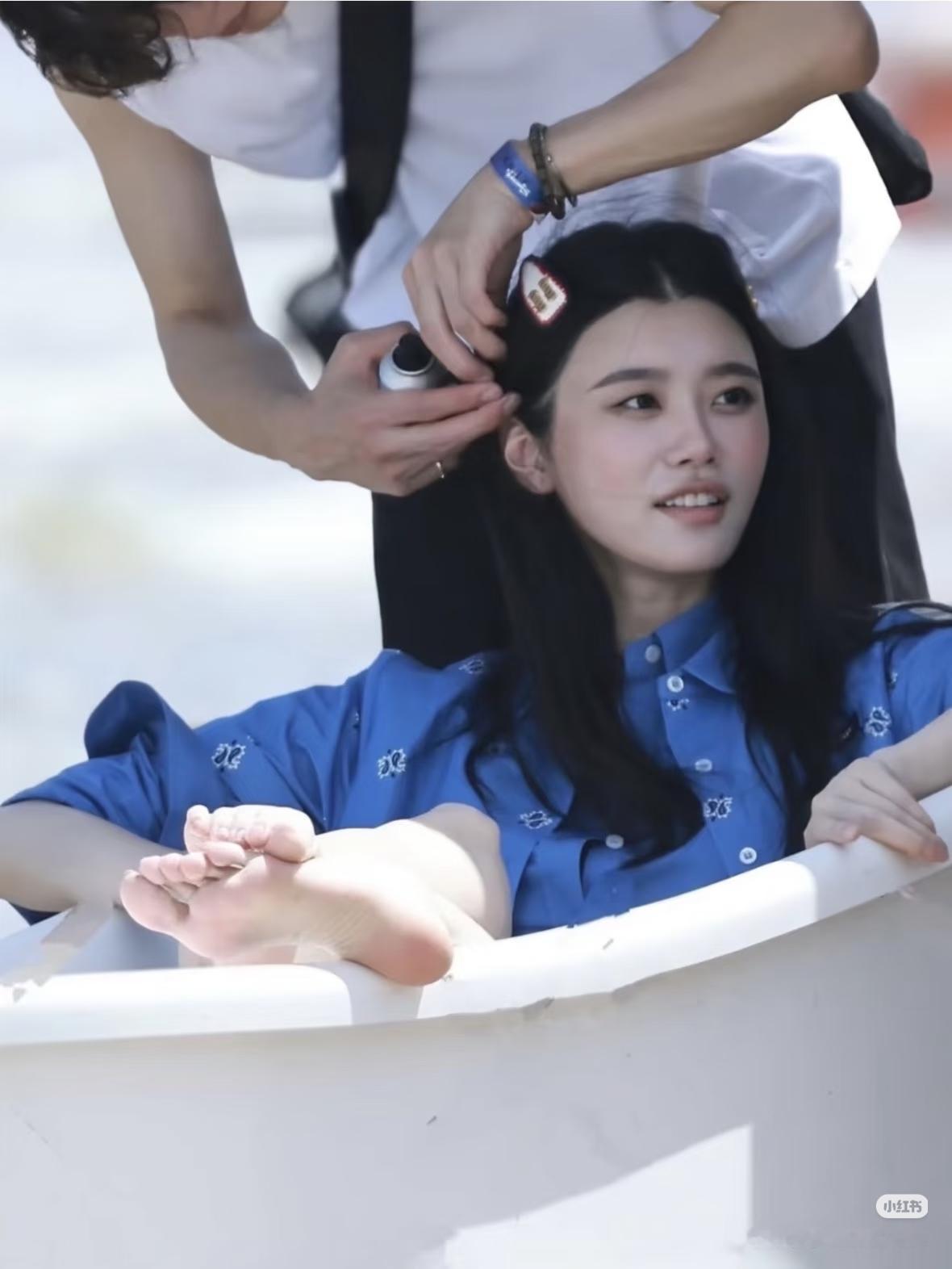 女生看了也心动的大长腿 | 奚梦瑶