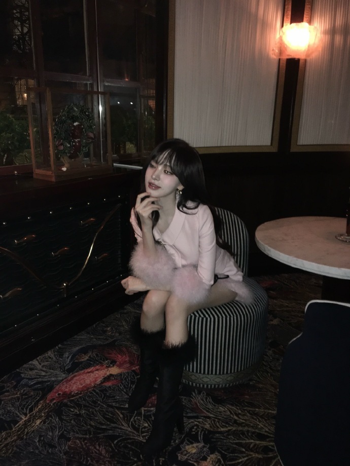 【Liz】卧槽。。。我也好想用这张脸活这一次啊。。 