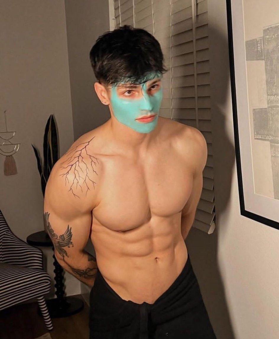 chrissmarius ​​​