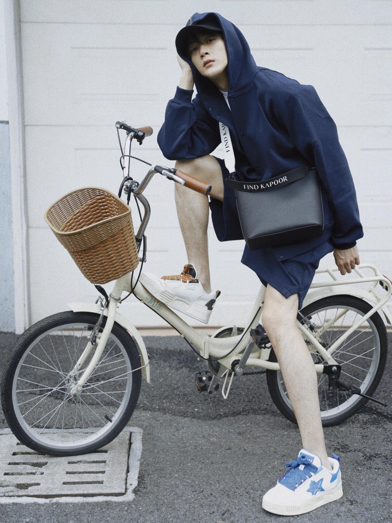 “人生只要有梦想或只要有希望，即便我们再渺小，但其实还是炙热的。”未烧尽的星火捍