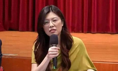 5 月 5 日国民党立院党团大会，吵了半年的军购预算终于摊牌了，郑丽文硬刚蒋万安