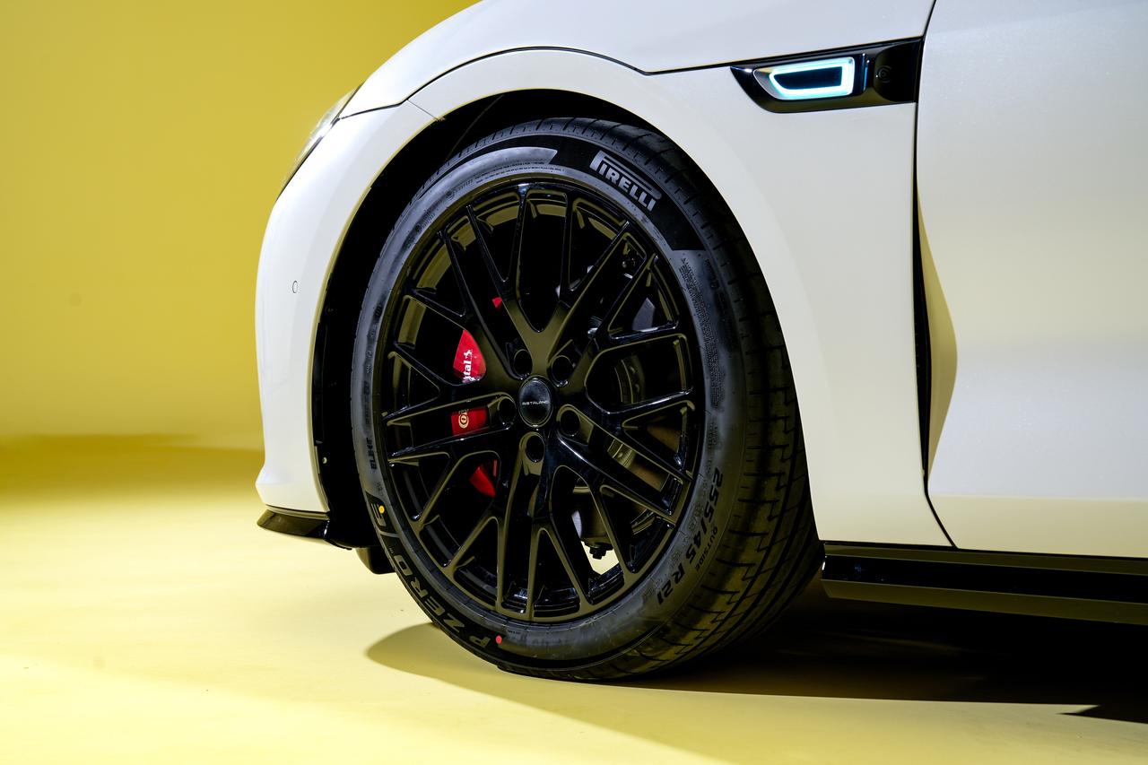 8涂层巴斯夫工艺！启境GT7的车漆质感太能打
静态体验启境GT7，车漆工艺绝对是