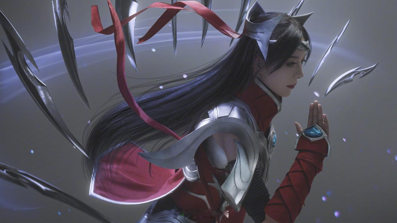 #解说小楼COS刀妹# 超美！大家觉得怎么样？[哇]

@小楼36D ：向刀尖起
