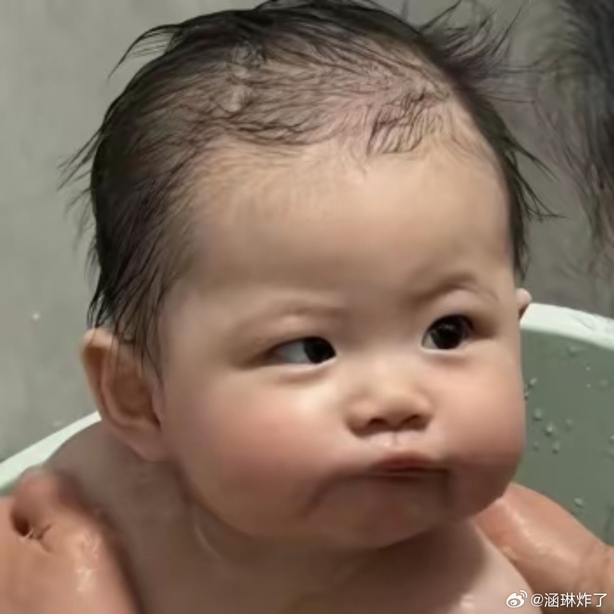 今天算上自动发的居然只发了12条最近我话都好少啊每天感觉也没忙什么啊 