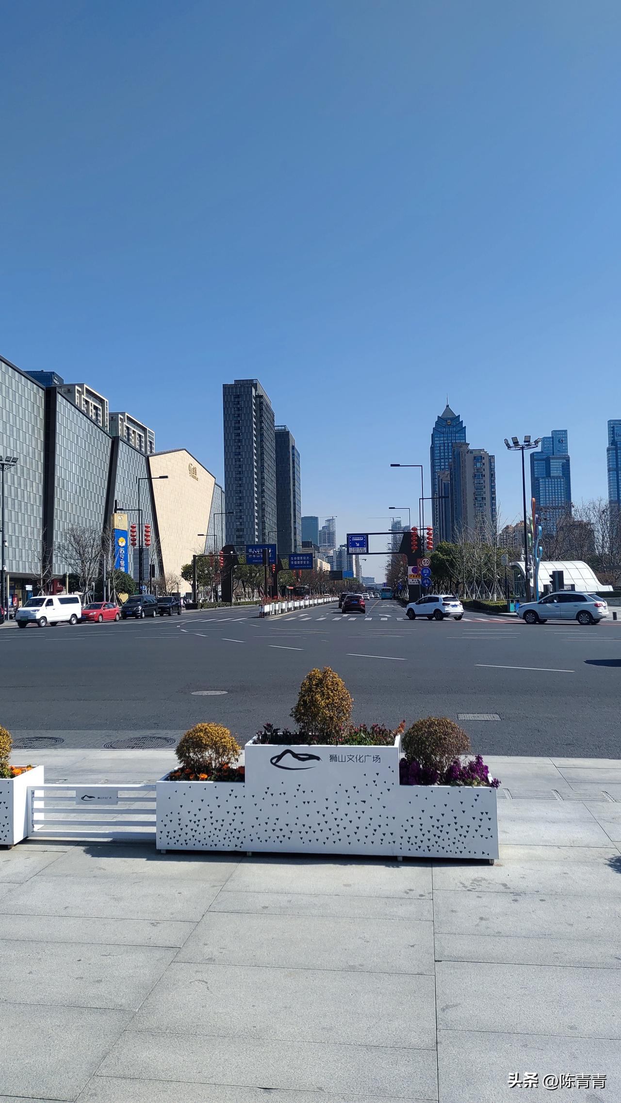 3月3日，苏州还是阴冷阴冷的，羽绒服不能脱下。看了看天气预报，半个月基本上没有阳