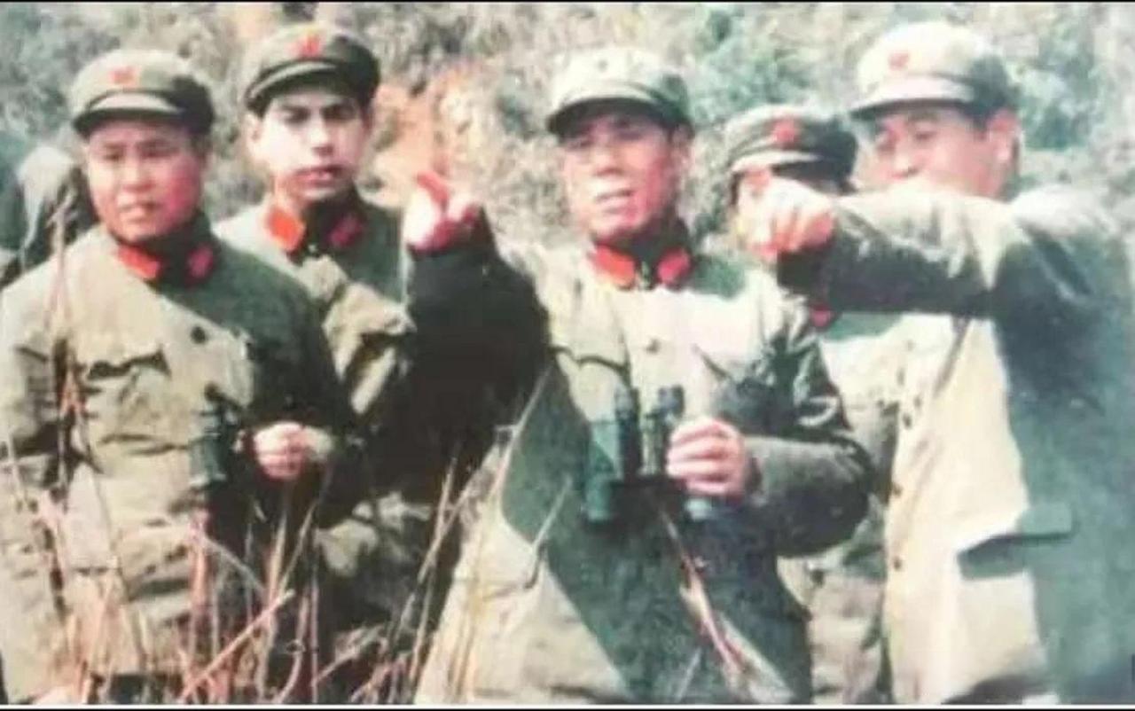 1986年傅全有视察墨脱时，发现300名解放军无一人穿军装，为何？ 
 
傅全有