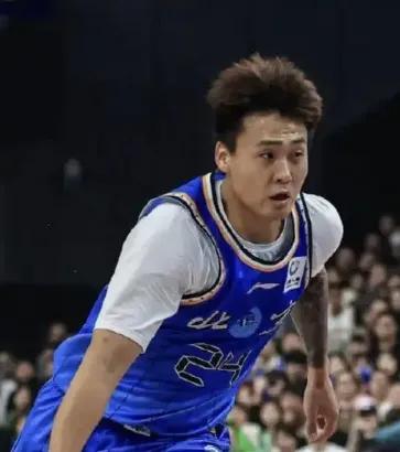 回去打馕吧！赵睿这一句话，直接把中国男篮队长的形象怼进了冰窟窿！

赛后两罚不中