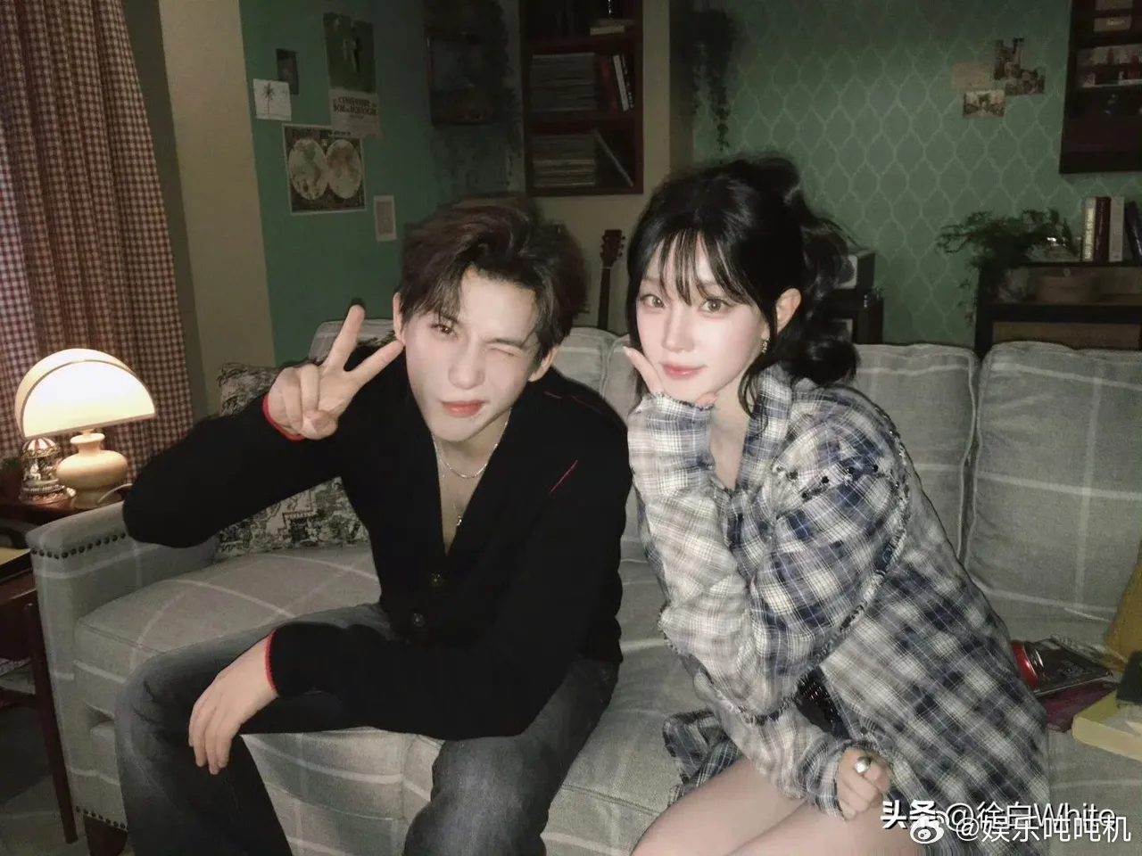 宋雨琦王安宇互晒合照！王安宇赴韩拍摄，担任宋雨琦新歌MV男主角，虽然是青春疼痛文