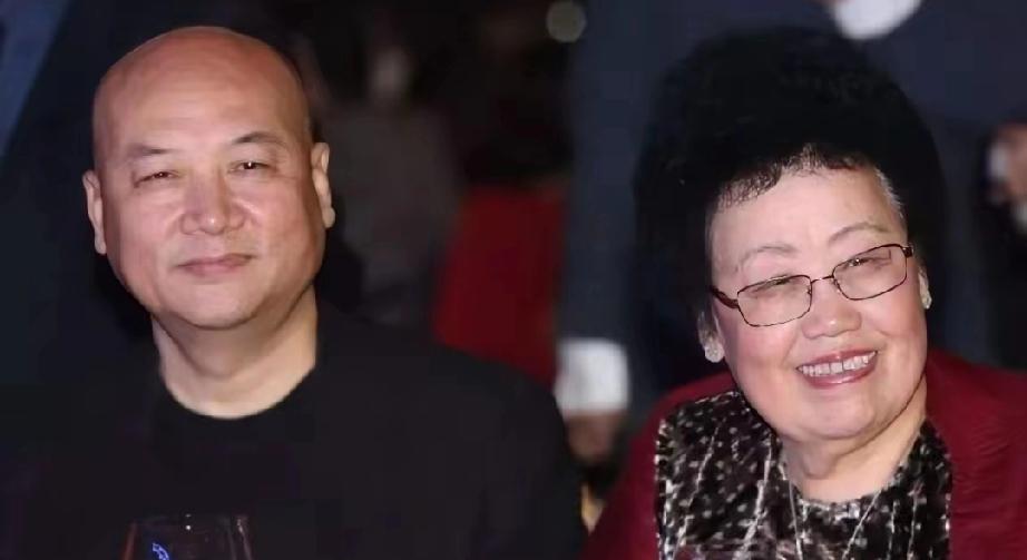 陈丽华走了，迟重瑞没拿到470亿，但他得到的东西我们都看不懂
2026年4月5日