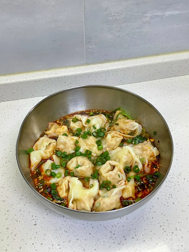 巨好吃的老麻抄手，超香的红油蘸水🤤