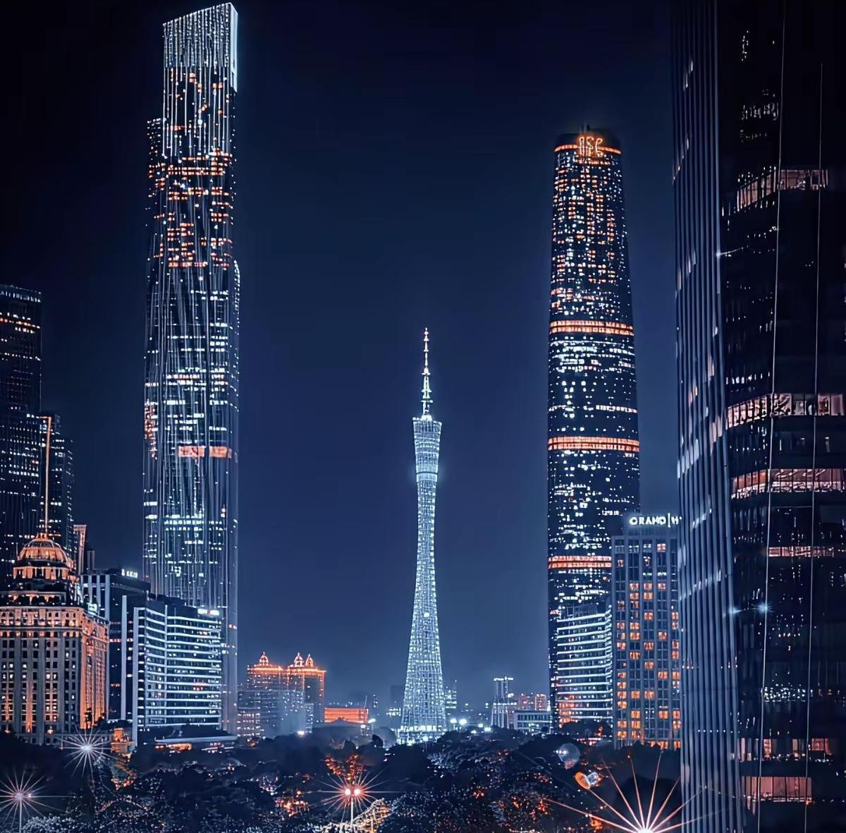 别再跟我提广州的小蛮腰了。
说真的，用它来代表广州，简直是把这城给看扁了。
广州