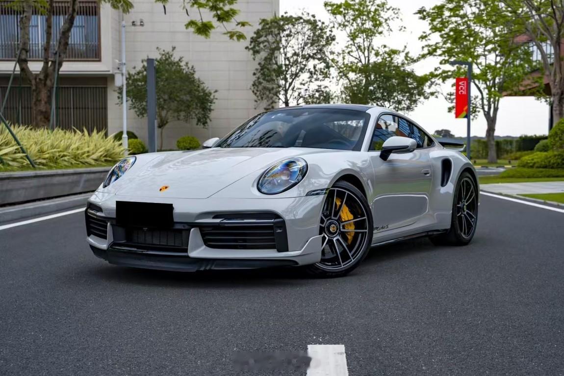 保时捷 911 Turbo S2022年09月上牌，仪表里程5800公里一手车无