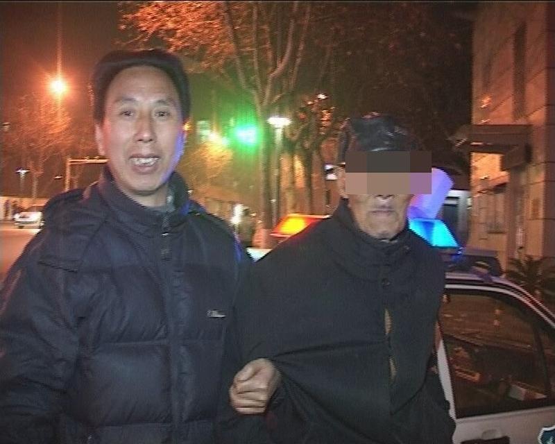 警犬简直是大功臣！12月24日，四川岳池苟角镇82岁患阿尔茨海默病的老人走失，家