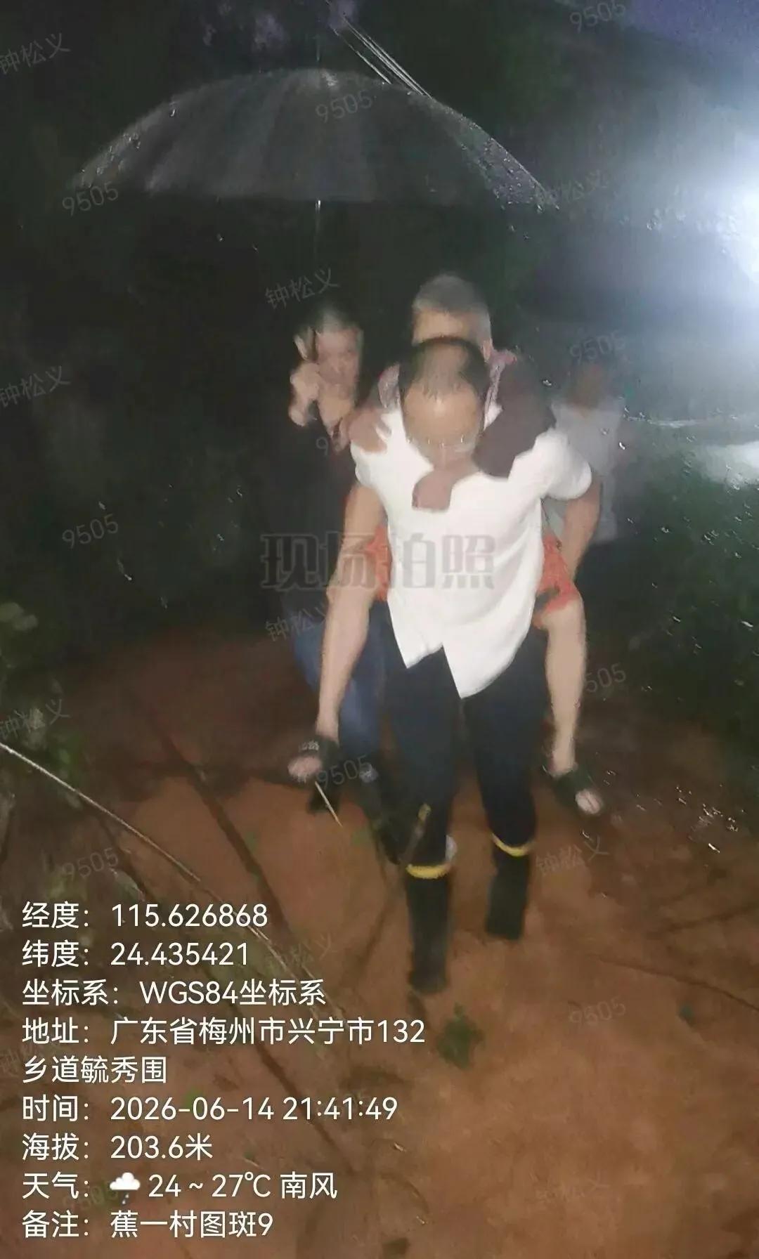 暴风雨中的罗岗担当，镇党委、政府冲锋一线，党员干部彻夜坚守

受“龙舟水”影响，