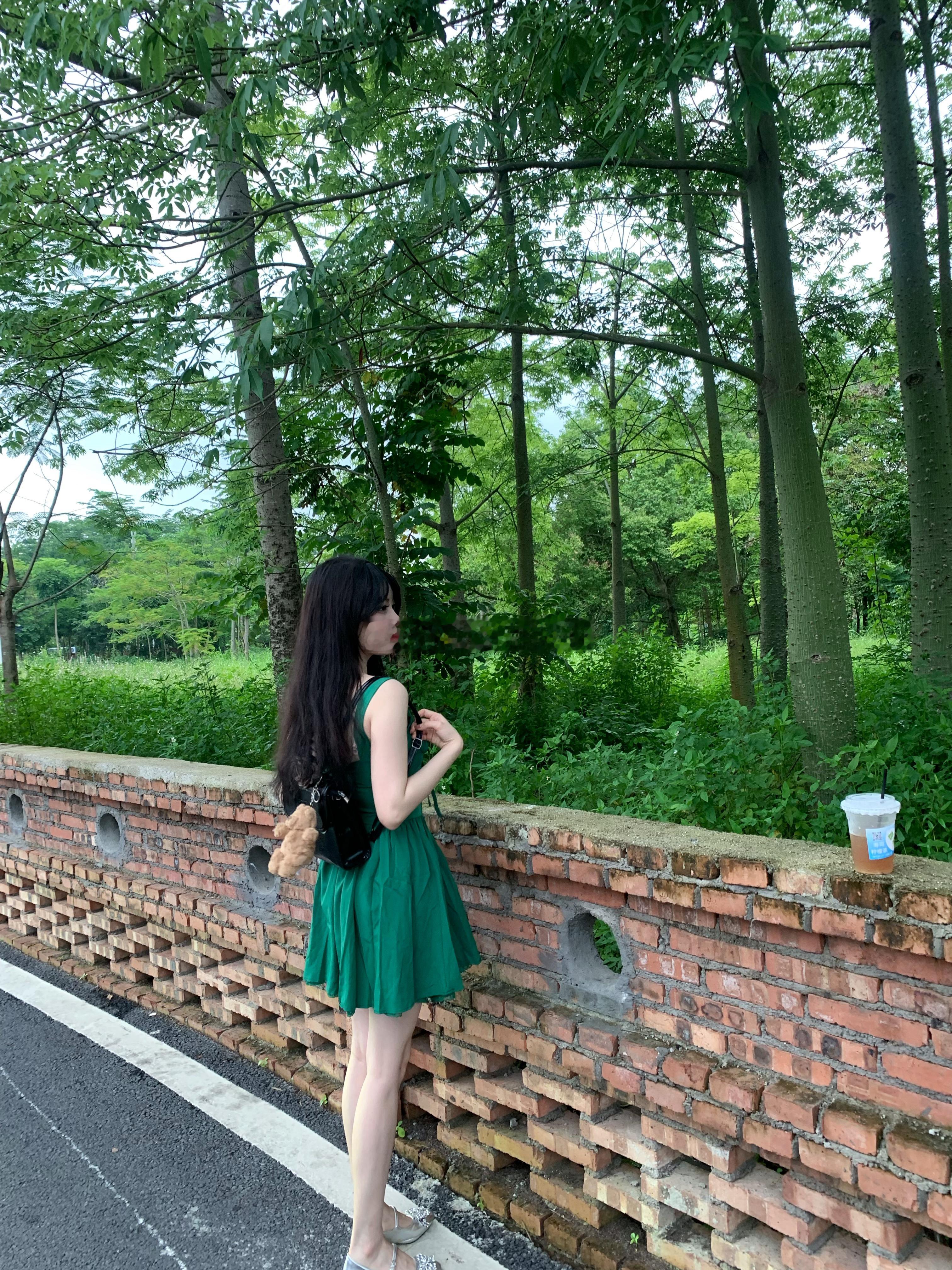 🧃饿了饿了 