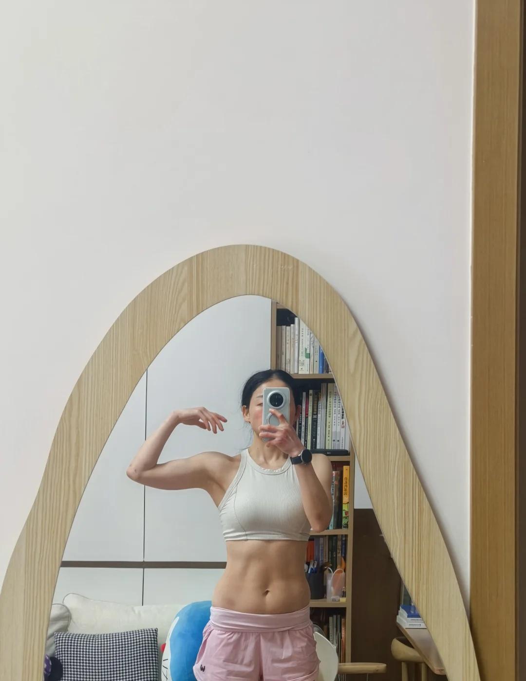 发了就是练了
健身人健身魂 运动是会上瘾的 健身女孩 健身穿搭 当健身成为一种习