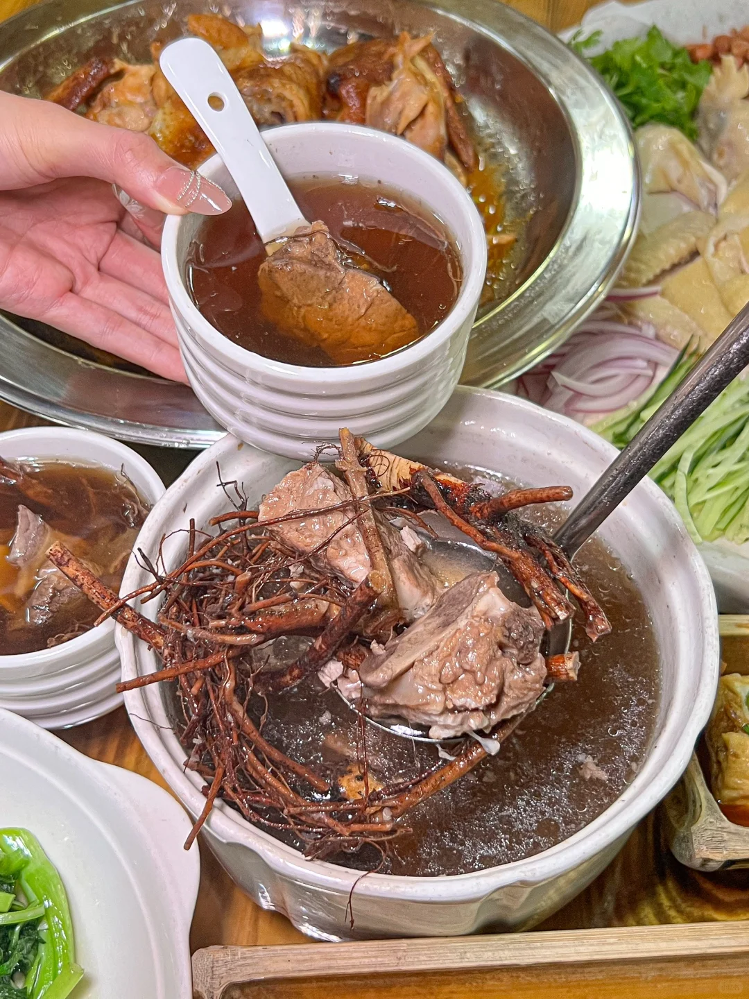 本地人带路的农家菜！簸箕大盘鸡好绝～