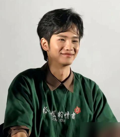 一个演员，为了一个男主角，能把自己逼到什么份上？

导演三次拒绝他，理由是太白净