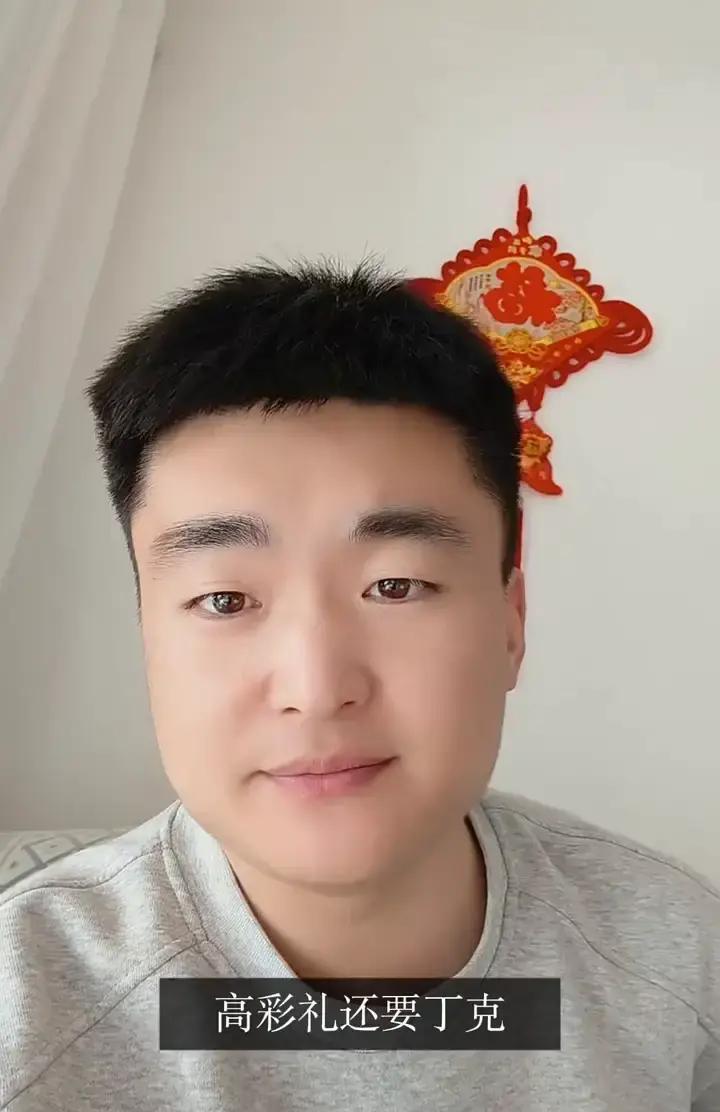 前一天还在舞台上飞，第二天RIIZE元彬在签售会上，连走路都需要工作人员搀扶。