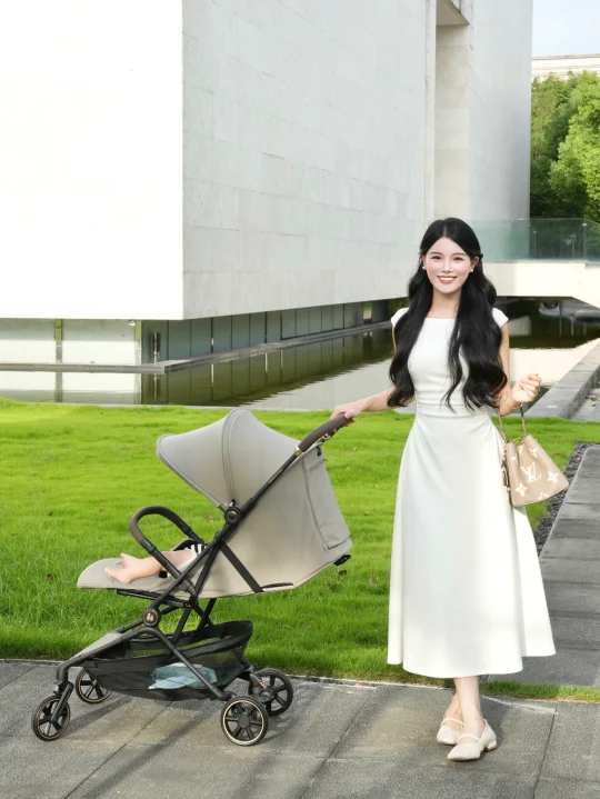 当妈后松弛感是刻进DNA，夏天遛娃我只靠它🍃