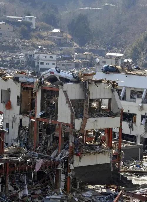 这可能是我听过的最冷的笑话了。日本网友表示：一旦日本沉没，中国必须接纳1.3亿日