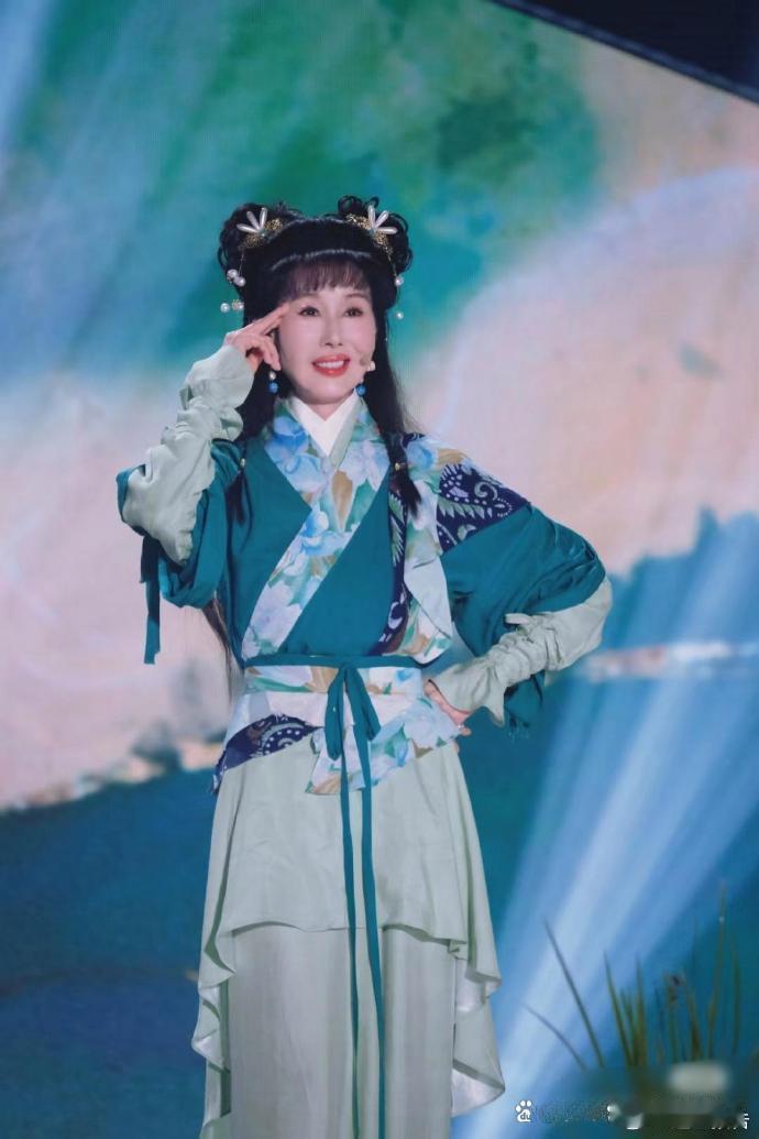 《新白娘子传奇》里的碧莲，为啥这么多年过去还是这么年轻呢 ​​​