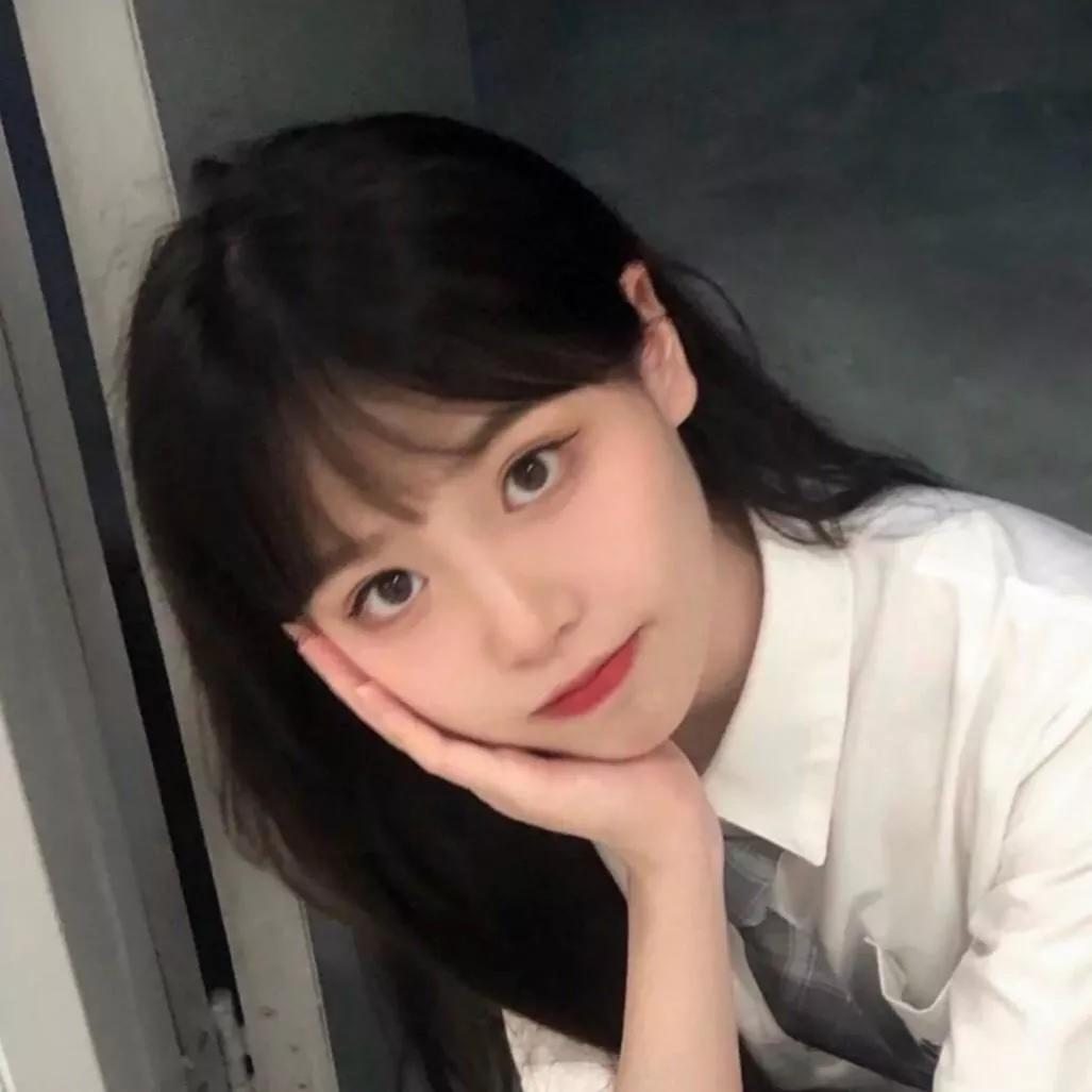 少女感满满，黑白灰的高级感穿搭，气质满满黑白色调穿搭 黑白灰穿搭技巧 高级黑白穿