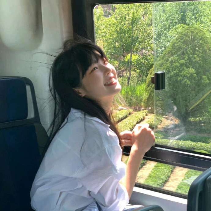 “偷一句，去惊艳你的朋ᩚ友ᩚ圈ᩚ🧡”1.𓂂˙Ⱉ˙ฅ ʰⁱ~🌷🌿别让世俗的