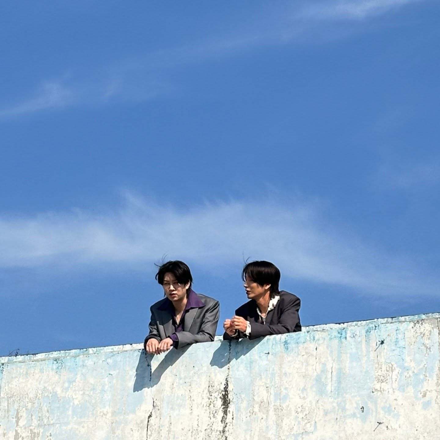 “CB百蓝_。260429金希澈 IG更新：我 : MV怎么拍啊?特 : 你想做