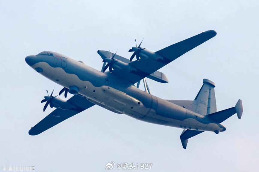 关注我九三看更多九三阅兵解读 阅兵时它要是开机了，大家就看不了直播了运-9雷达干