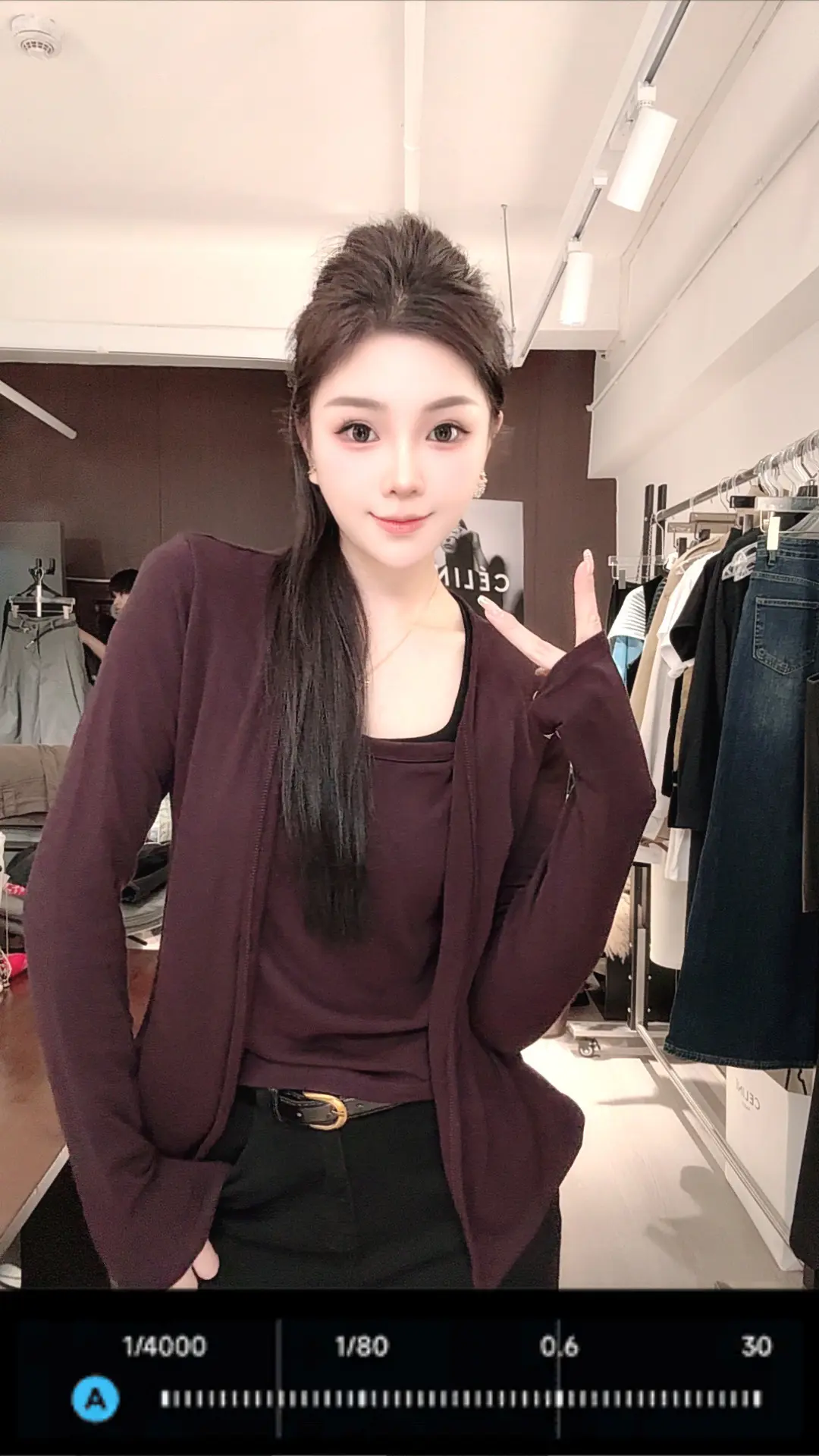 这件假两件上衣给我买！买100件 哈哈哈哈，太好穿了～开播炸