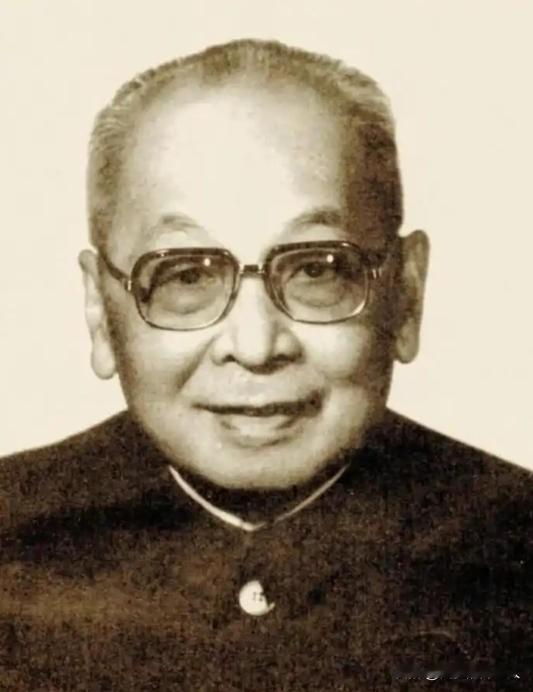 1985年，开国上将叶飞在病榻上听闻小女儿叶之枫因泄露国家机密被捕的消息，沉默良