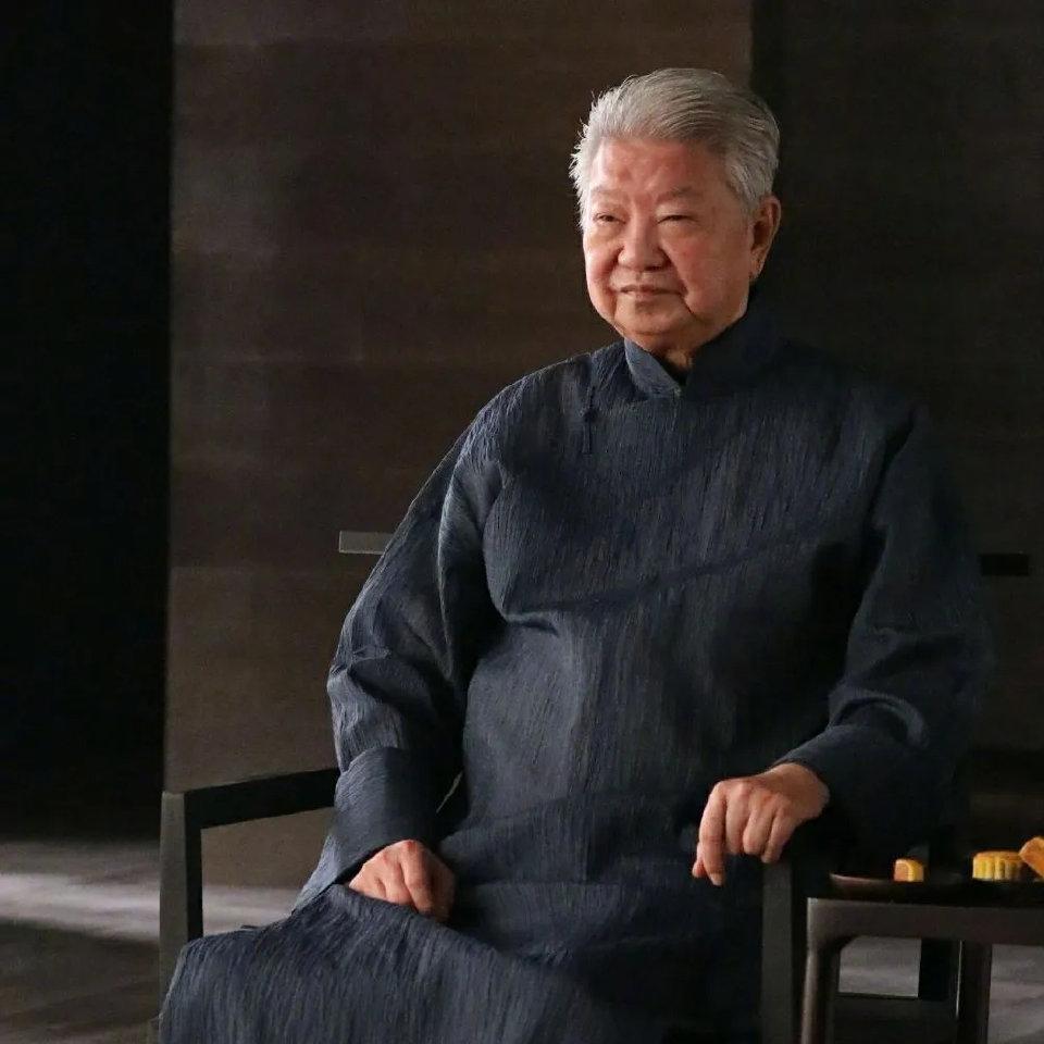 《蔡澜的自白》

（一）

八十四岁，不算短，也不算长。

刚好够我吃遍世界，写