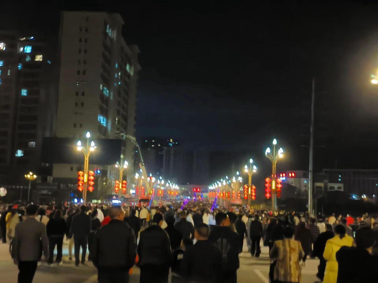 感谢@盐亭青年说 提供素材