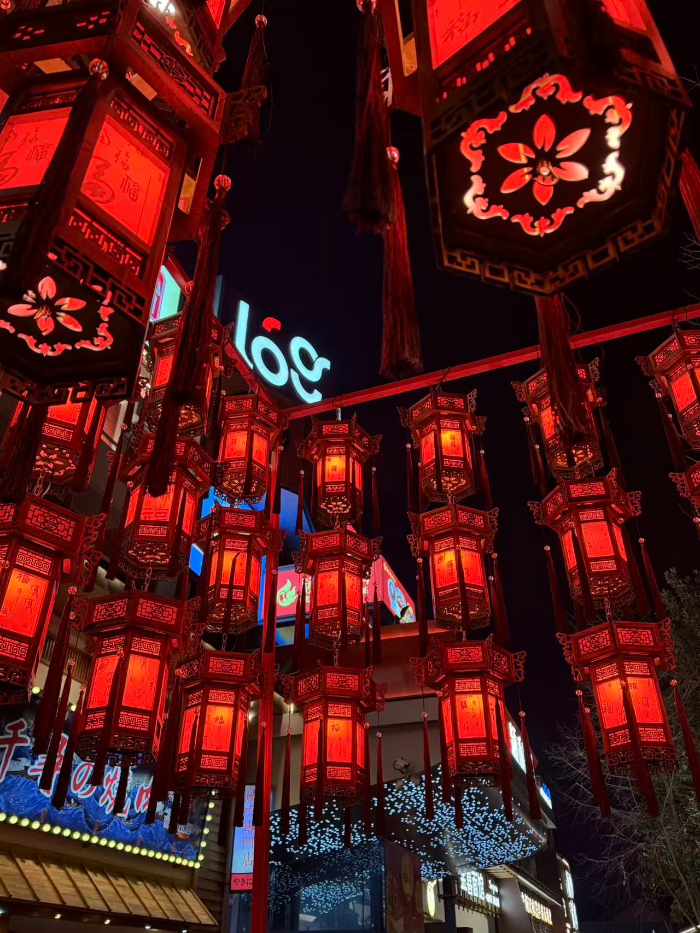 #非遗灯展点亮老城记忆#【#焕新亮相合肥老报馆春节惊艳回归#】新春佳节，合肥老报