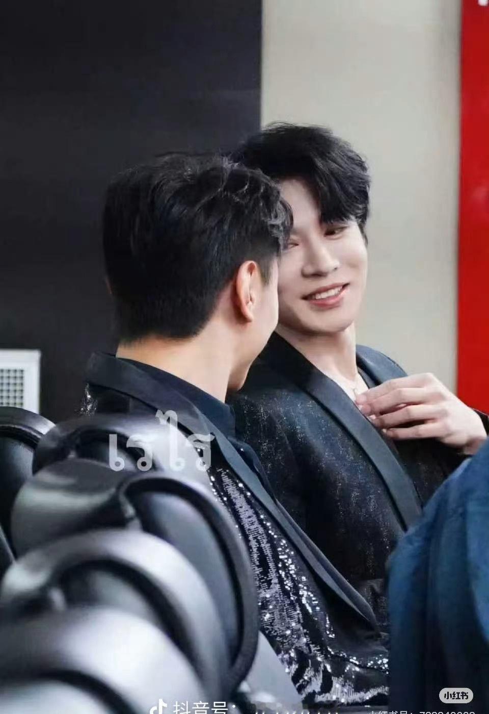 青宇 王青冯建宇我们一直在
青宇99，王青唯爱冯建宇青宇久久不拜拜，十年二十年我