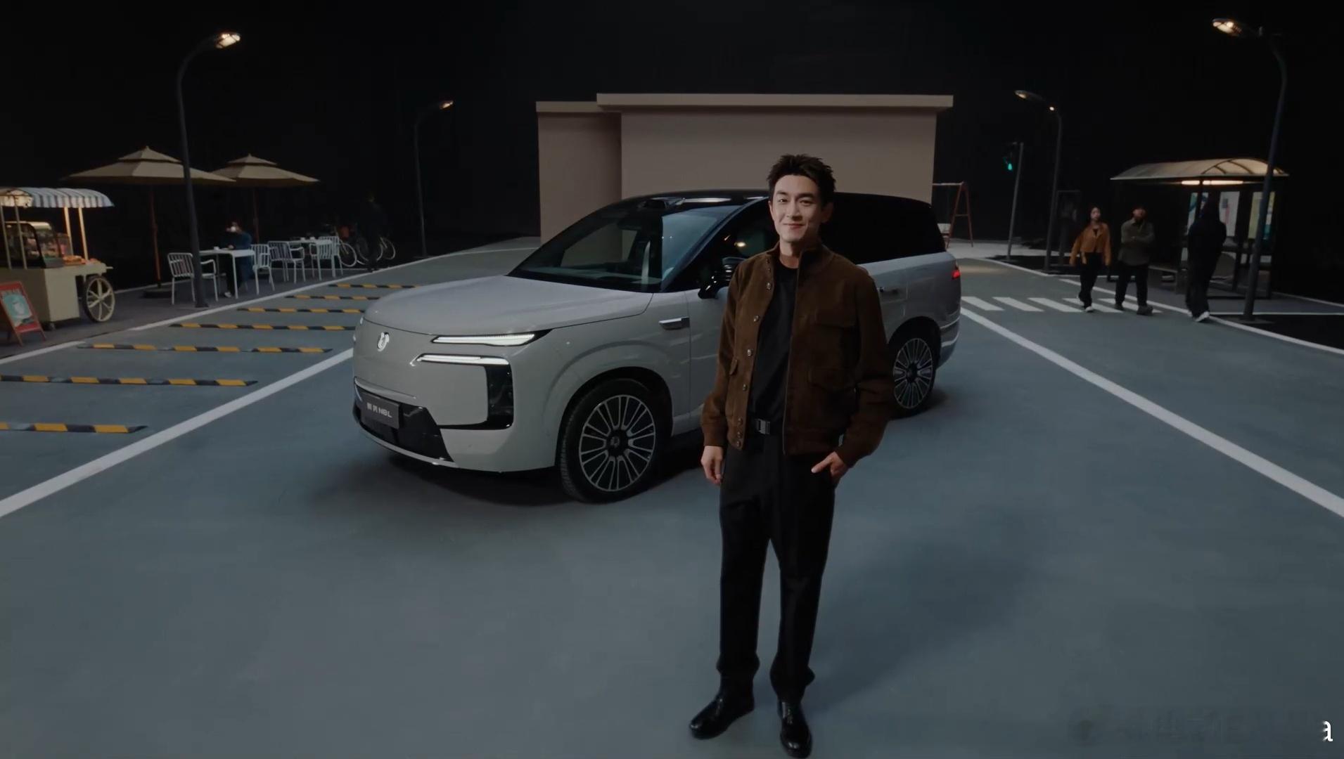 被誉为“九亿少女的梦”的林更新不仅挑了个好剧本，还挑了辆好车（腾势N8L）。这款