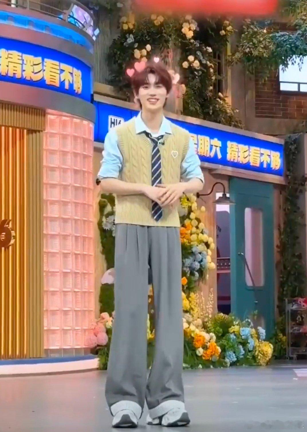 丁程鑫来自主舞的力量你好星期六 这就是主舞的力量！丁程鑫好六热舞抢夺赛即兴超稳，