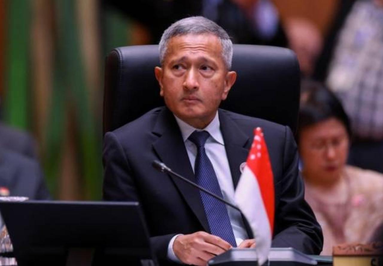 他表示中国根本不想去取代美国当什么 “全球霸主”。

新加坡外交部长维文在 4 