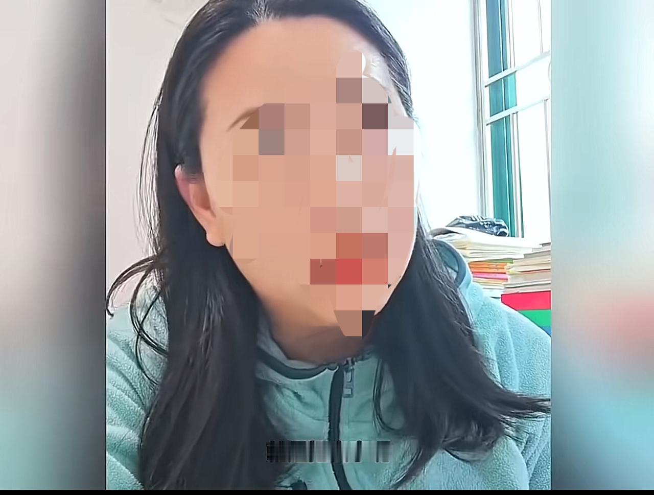 一个女子拍视频为了一件事儿。她说父亲去世了，办完丧礼，她母亲让她随礼。她说她有一