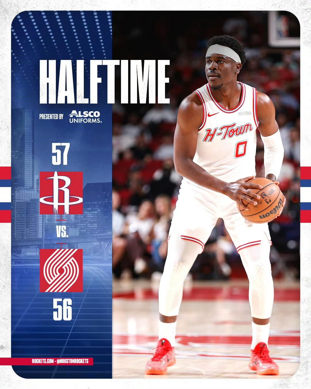 半场火箭顶住了小开的三分雨57:56暂时领先。
申宝态度上了有转变但失误过多了，