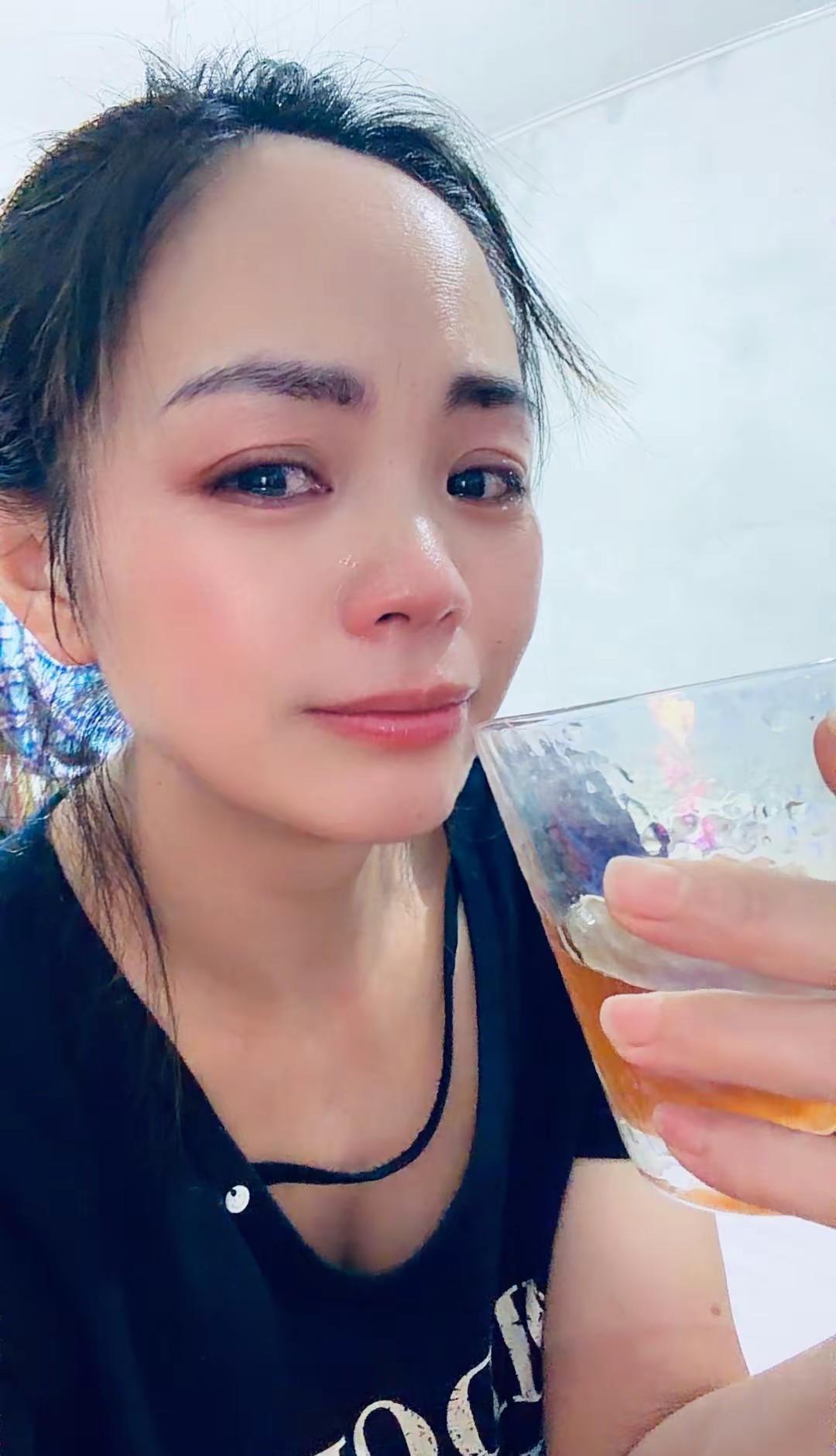 今天刚好两年了，七百多个日日夜夜，十三年婚姻到头来一无所有，一个人无牵无挂自由自